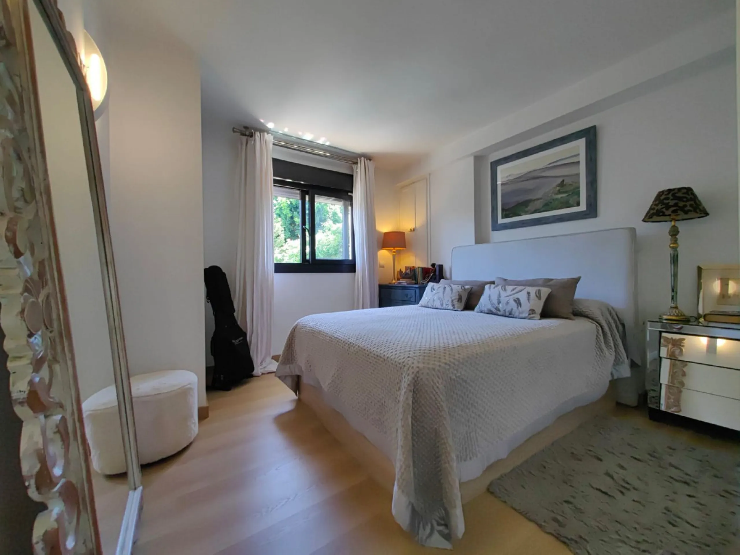 Luxurious Duplex Apartment with Pool View in Estepona. Welcome to your dream home! This stunning 3-bedroom duplex apartment, nestled in the heart of Estepona, offers the epitome of elegance and comfort. Boasting three spacious bedrooms, this residence pro