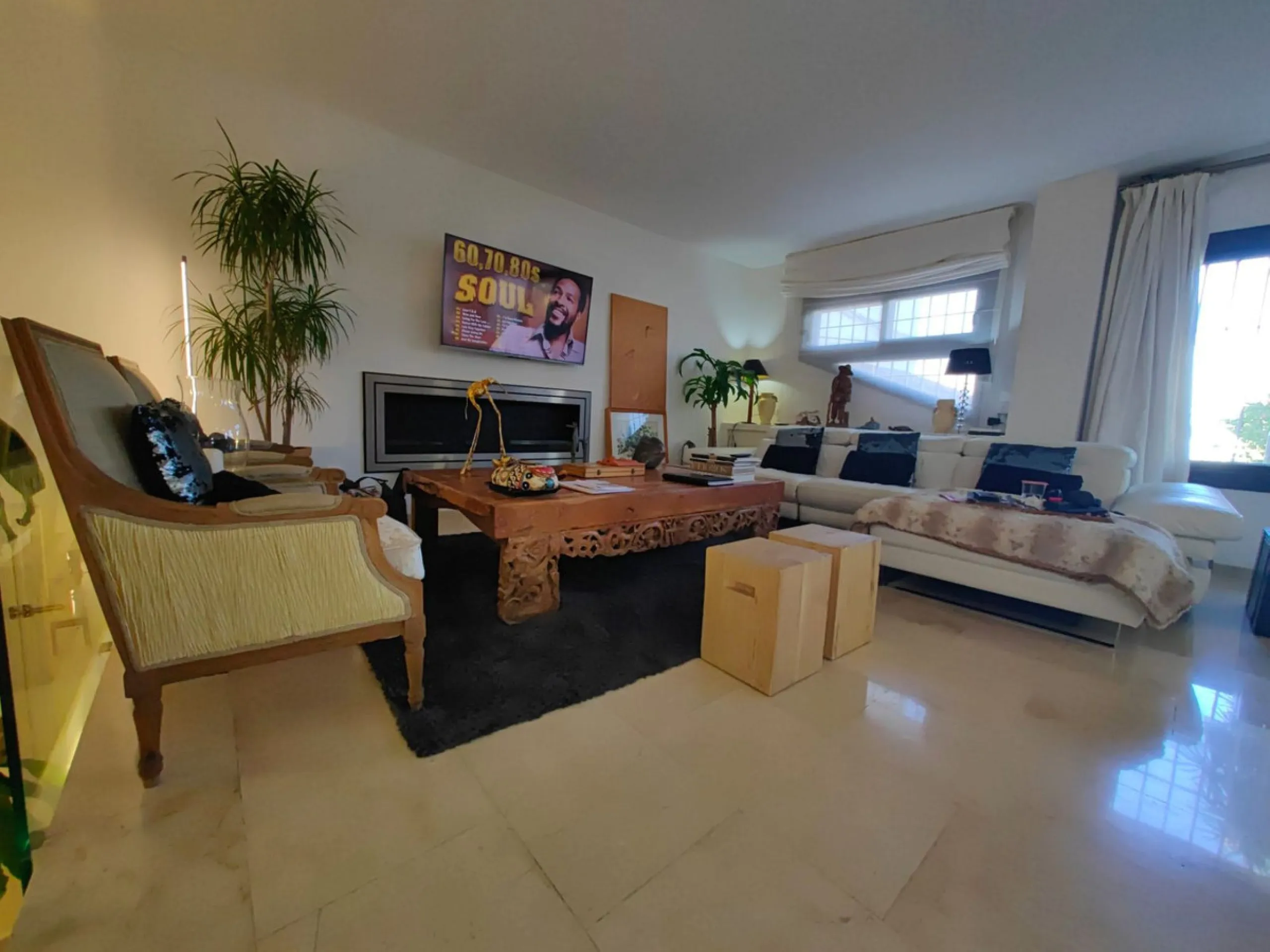 Luxurious Duplex Apartment with Pool View in Estepona. Welcome to your dream home! This stunning 3-bedroom duplex apartment, nestled in the heart of Estepona, offers the epitome of elegance and comfort. Boasting three spacious bedrooms, this residence pro