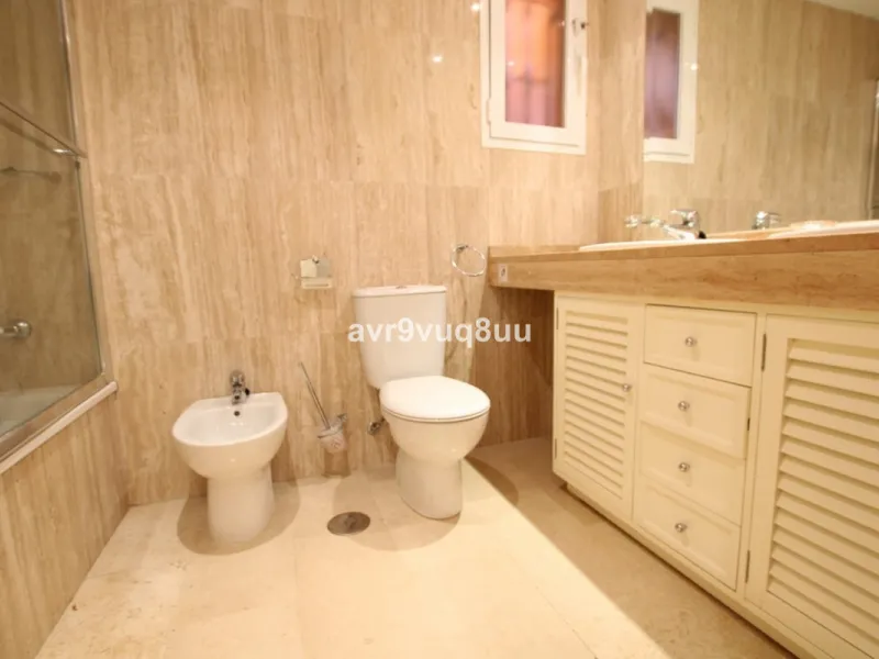 Apartment - Penthouse Duplex в продаже в Marbella, Málaga. В доме 2 спален и 2 ванных комнат. Площадь дома 121 м²