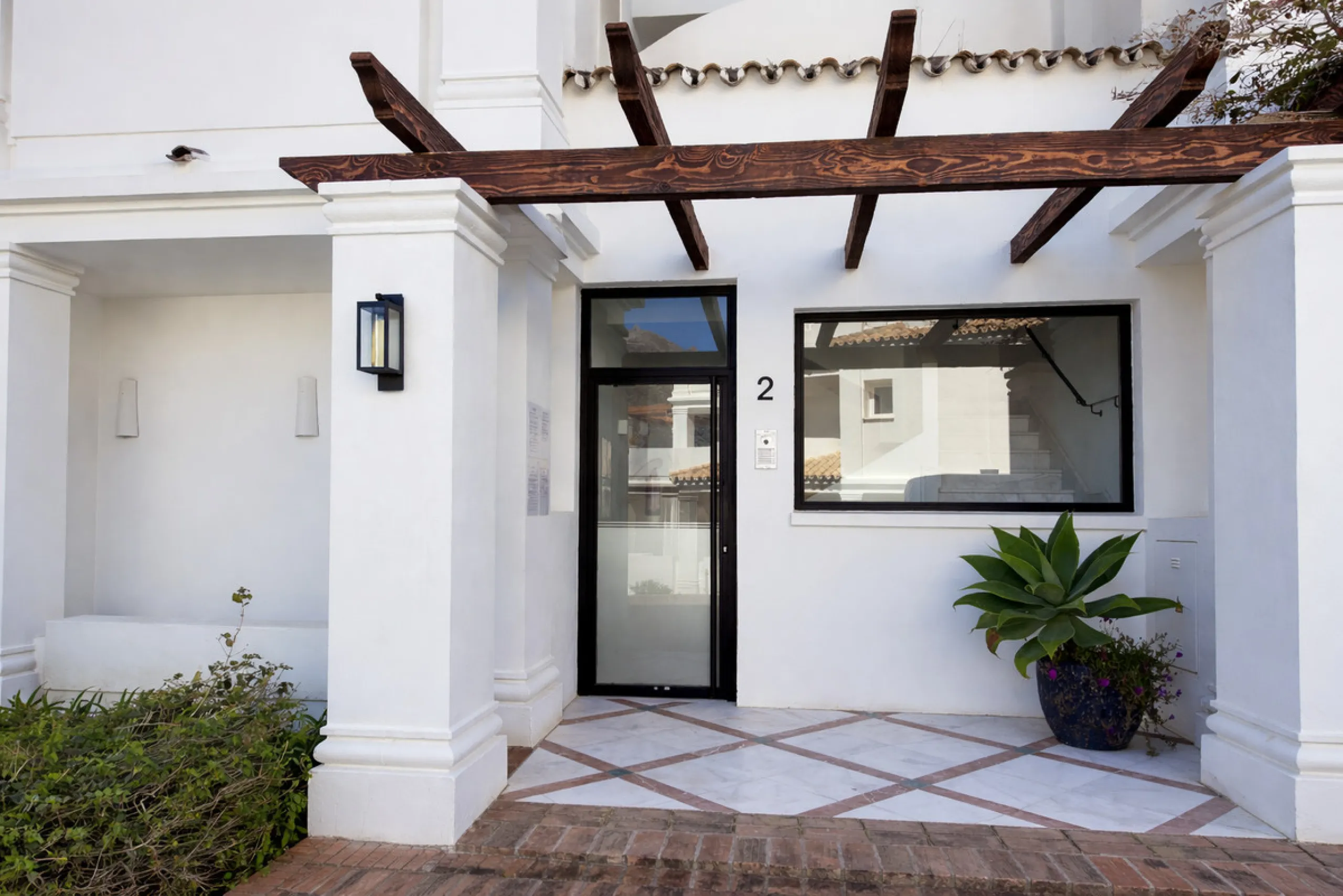 Apartment - Middle Floor Apartment в продаже в Marbella, Málaga. В доме 2 спален и 4 ванных комнат. Площадь дома 154 м²
