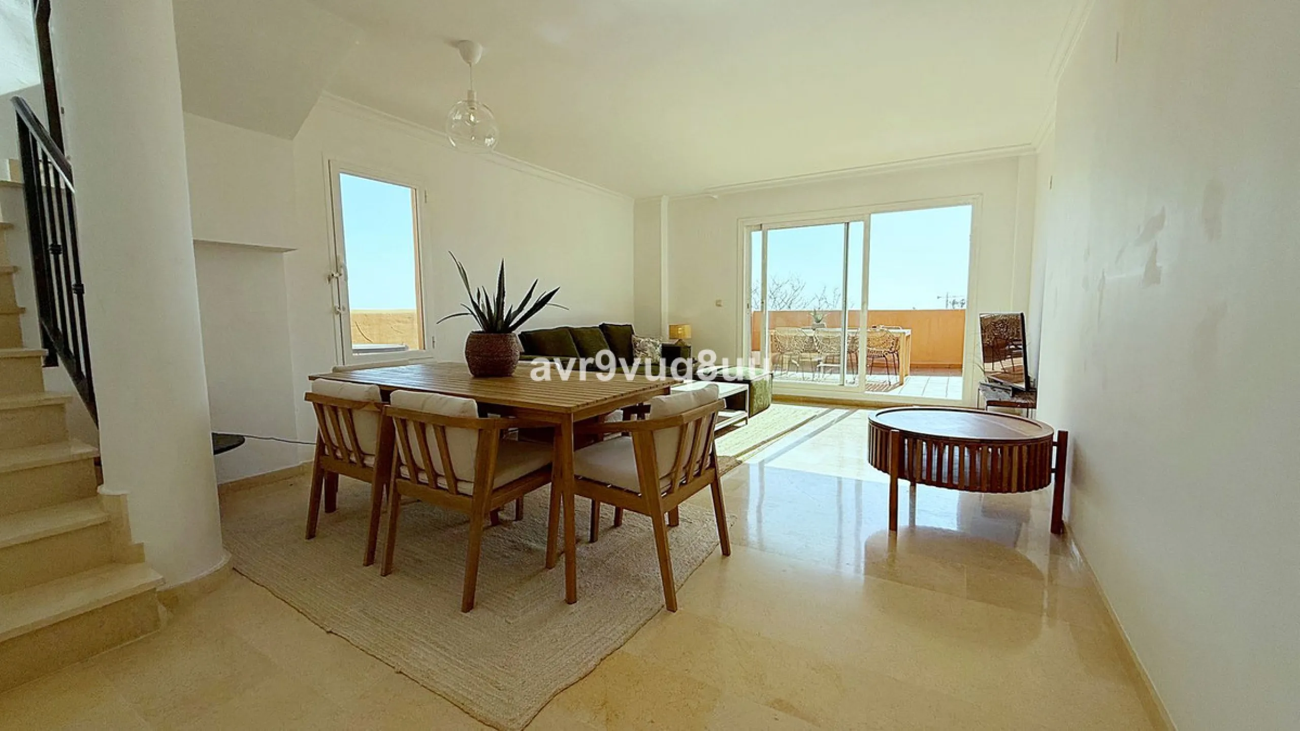 Apartment - Penthouse Duplex в продаже в Marbella, Málaga. В доме 2 спален и 2 ванных комнат. Площадь дома 121 м²