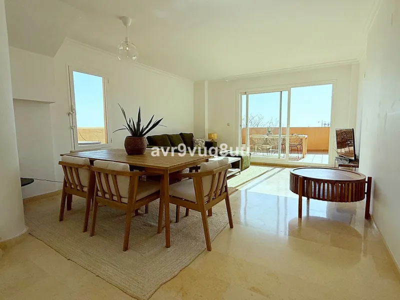 Apartment - Penthouse Duplex в продаже в Marbella, Málaga. В доме 2 спален и 2 ванных комнат. Площадь дома 121 м²