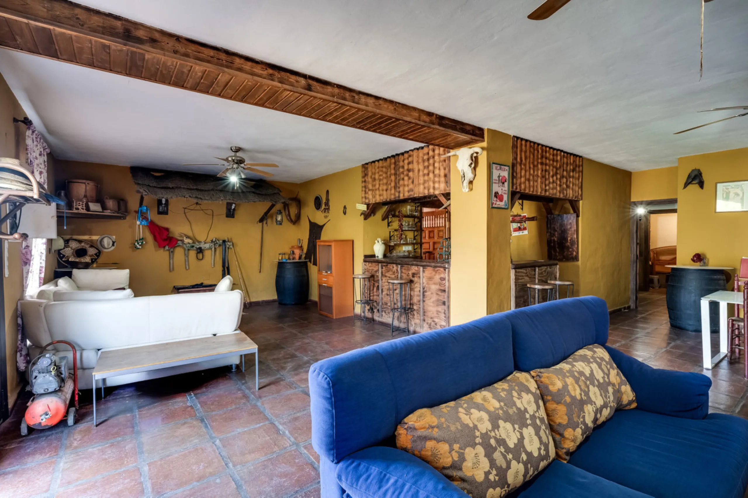COUNTRY HOUSE in MONDA - Country house with pool, covered porch. On ground floor living/dining room, fitted kitchen, bathrooms, store room, 4 bedrooms. An external staircase leads to the upper floor with living room, office, 2 bedrooms, bathroom and stora