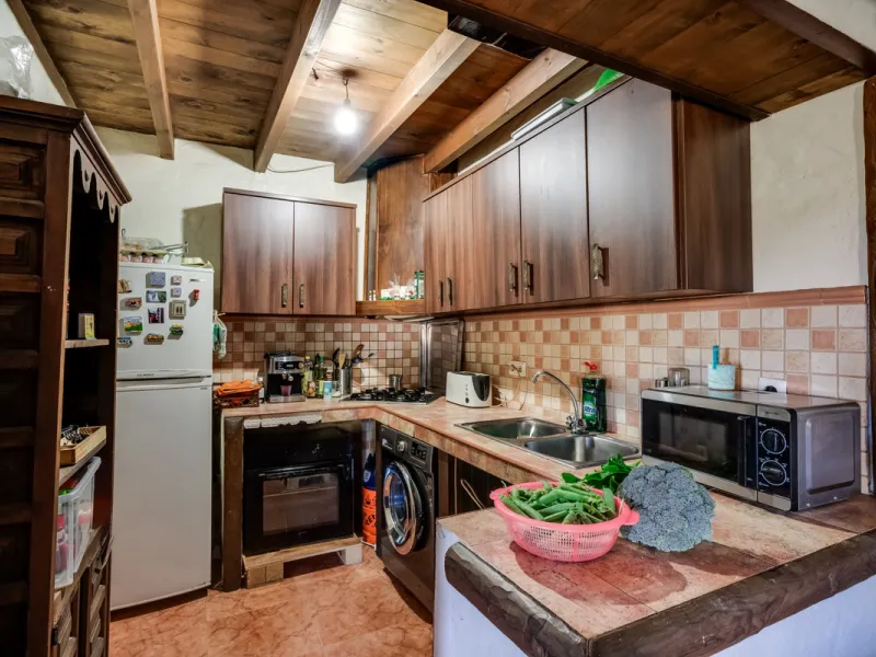 COUNTRY HOUSE in MONDA - Country house with pool, covered porch. On ground floor living/dining room, fitted kitchen, bathrooms, store room, 4 bedrooms. An external staircase leads to the upper floor with living room, office, 2 bedrooms, bathroom and stora
