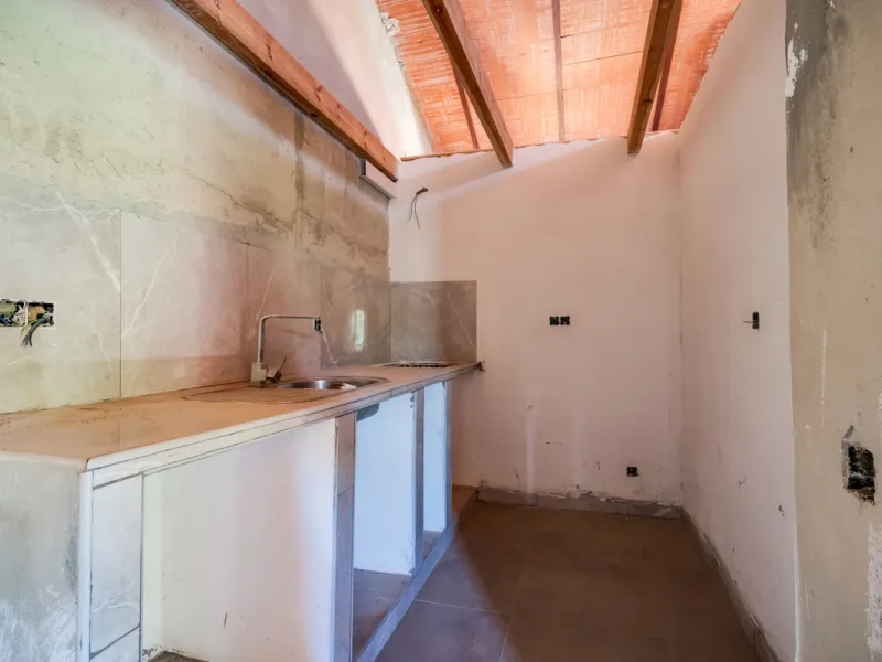 COUNTRY HOUSE in MONDA - Country house with pool, covered porch. On ground floor living/dining room, fitted kitchen, bathrooms, store room, 4 bedrooms. An external staircase leads to the upper floor with living room, office, 2 bedrooms, bathroom and stora
