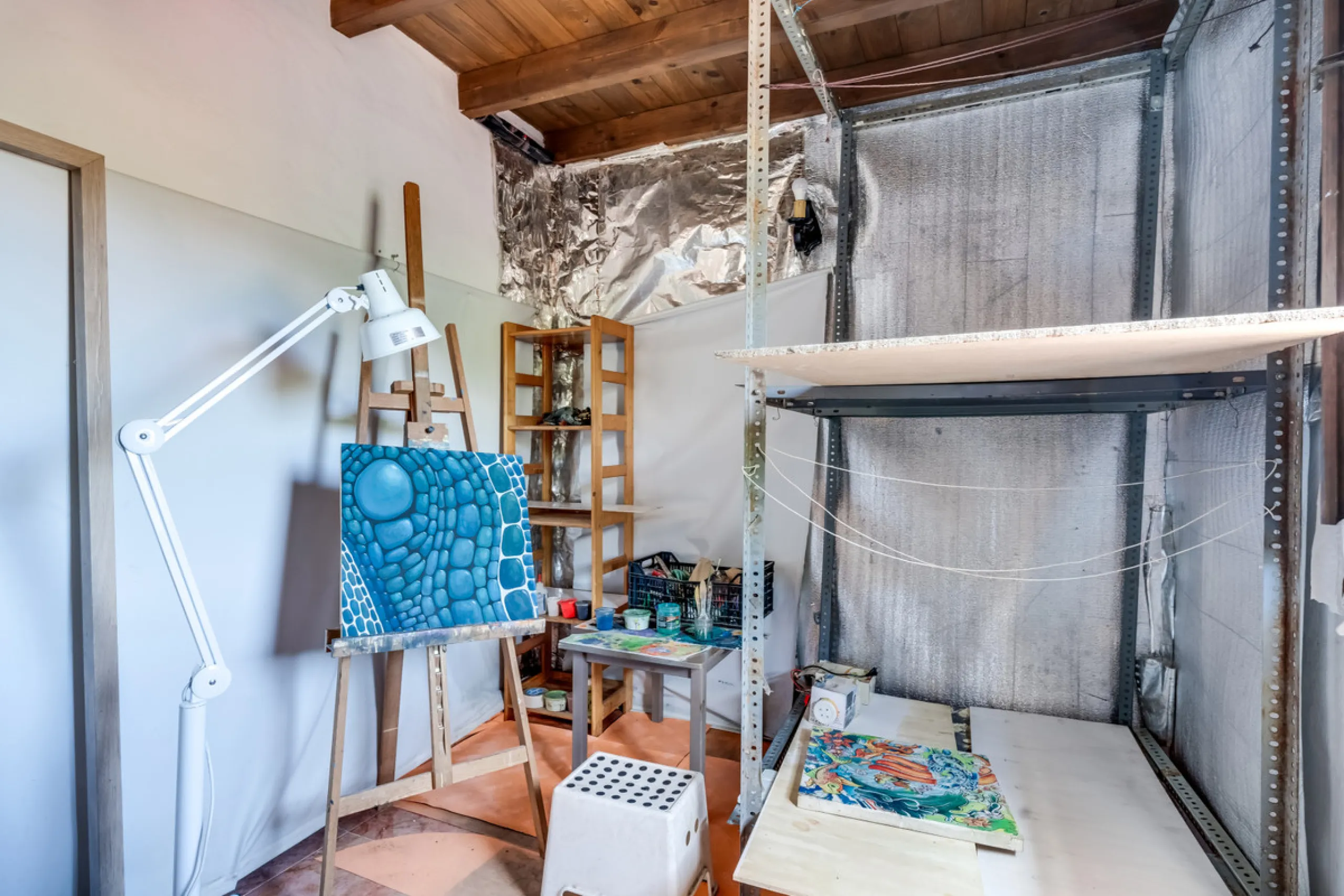 COUNTRY HOUSE in MONDA - Country house with pool, covered porch. On ground floor living/dining room, fitted kitchen, bathrooms, store room, 4 bedrooms. An external staircase leads to the upper floor with living room, office, 2 bedrooms, bathroom and stora