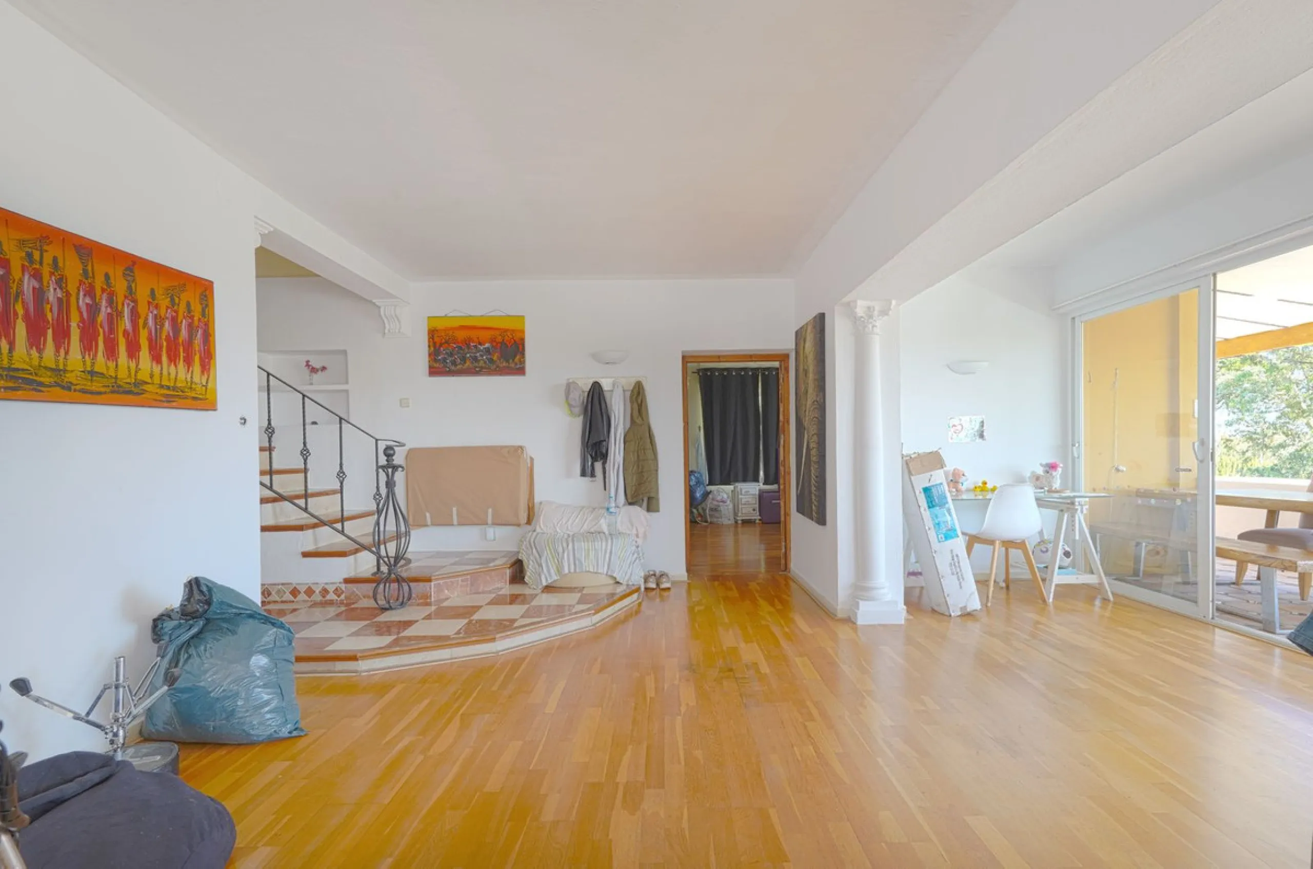 This is a fantastic opportunity to acquire what could become an absolutely magnificent property, ideally located in an up-and-coming area next to the highly sought-after Guadalmina Alta.