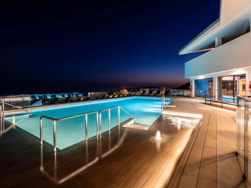 El Mirador is a privately owned 5 star resort on the Costa del Sol, located right on the Mediterranean Sea, just 50km from Malaga. El Mirador is built on a sustainable foundation, where, among other things, electricity and heat are produced sustainably th