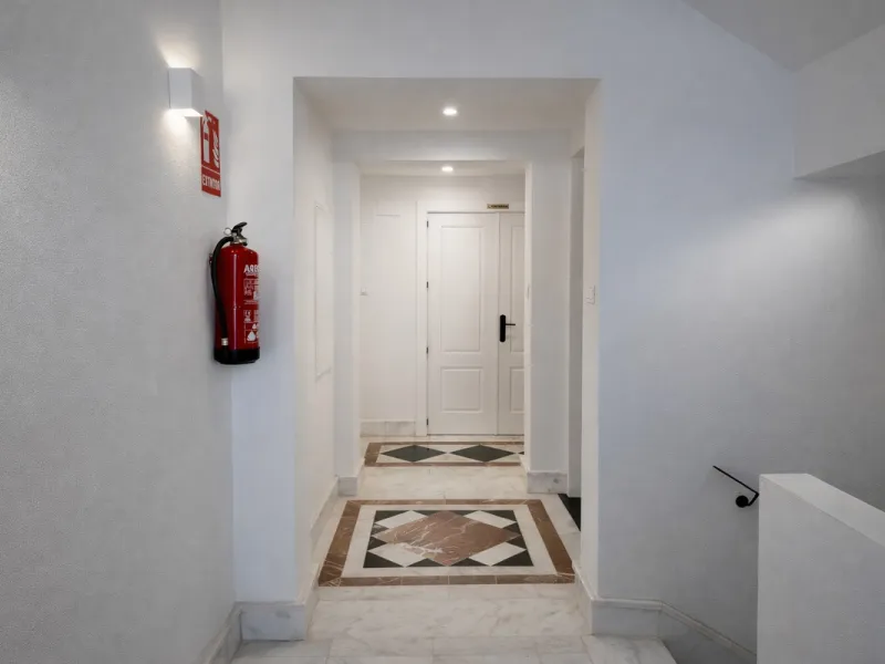 Apartment - Middle Floor Apartment в продаже в Marbella, Málaga. В доме 2 спален и 4 ванных комнат. Площадь дома 154 м²