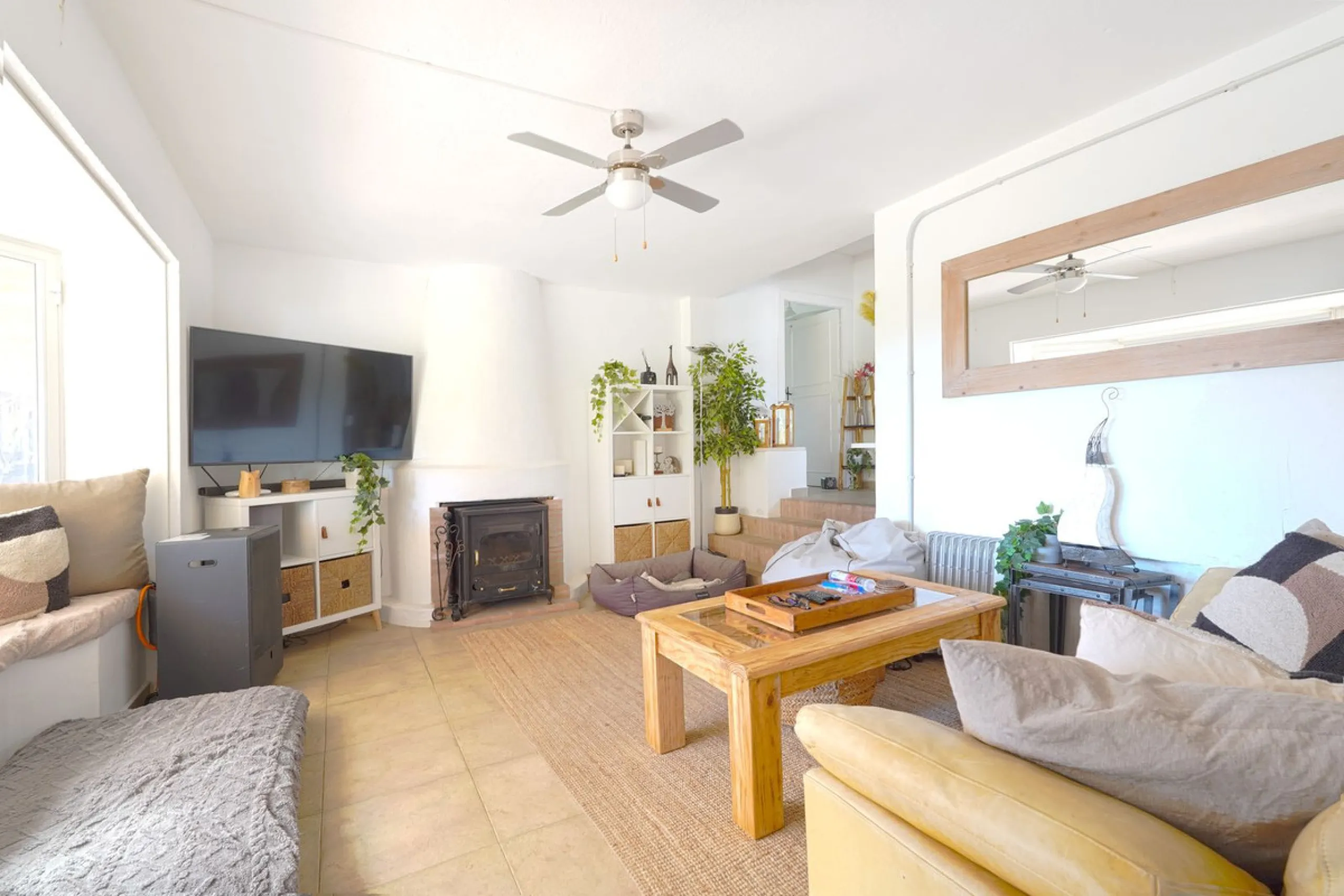 This is a fantastic opportunity to acquire what could become an absolutely magnificent property, ideally located in an up-and-coming area next to the highly sought-after Guadalmina Alta.