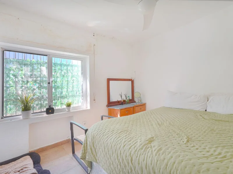This is a fantastic opportunity to acquire what could become an absolutely magnificent property, ideally located in an up-and-coming area next to the highly sought-after Guadalmina Alta.
