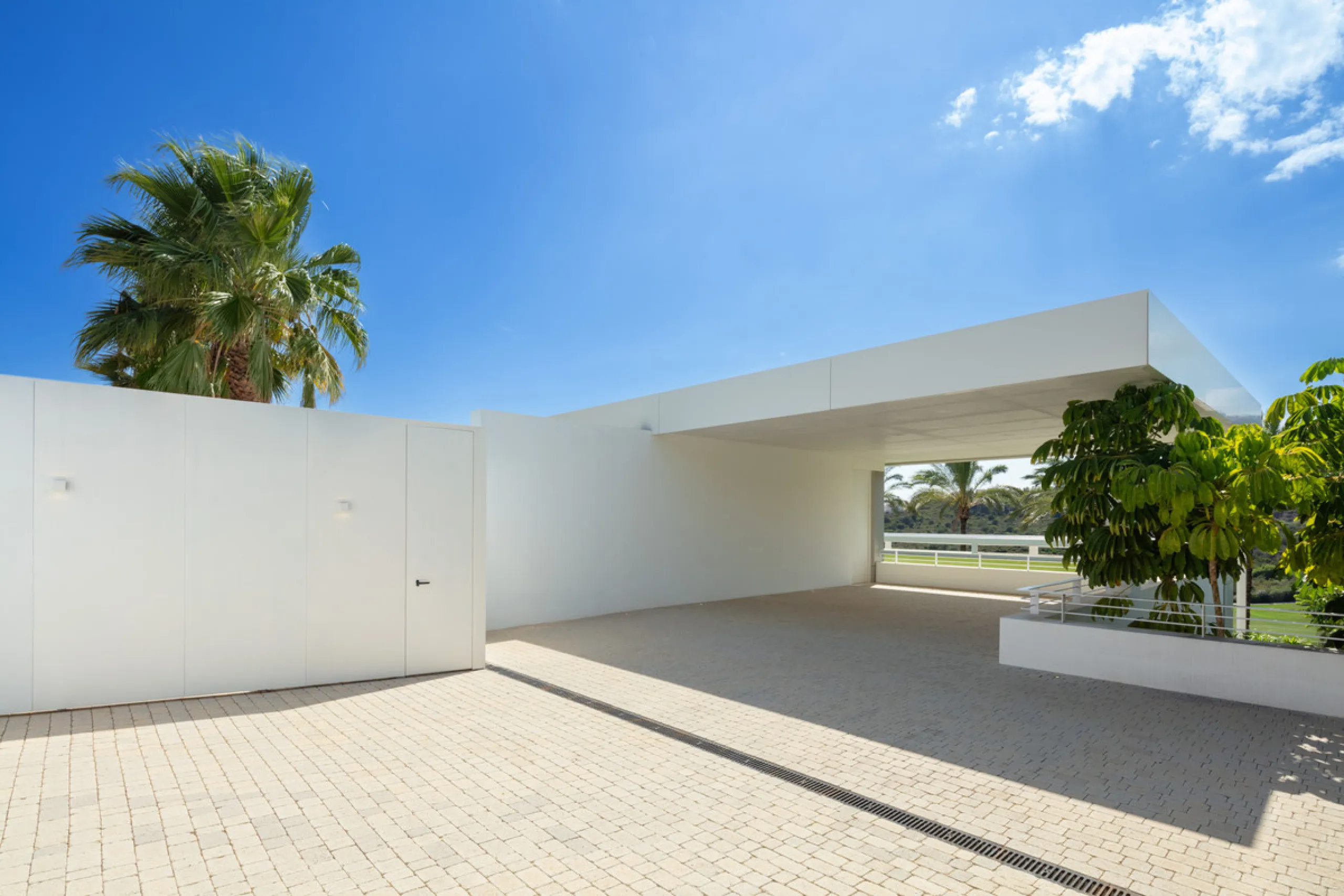 House - Detached Villa в продаже в Casares, Málaga. В доме 4 спален и 5 ванных комнат. Площадь дома 578 м². Площадь участка 1937 м²