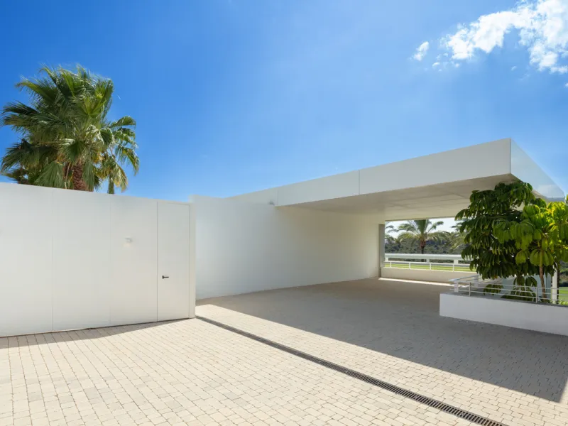 House - Detached Villa в продаже в Casares, Málaga. В доме 4 спален и 5 ванных комнат. Площадь дома 578 м². Площадь участка 1937 м²
