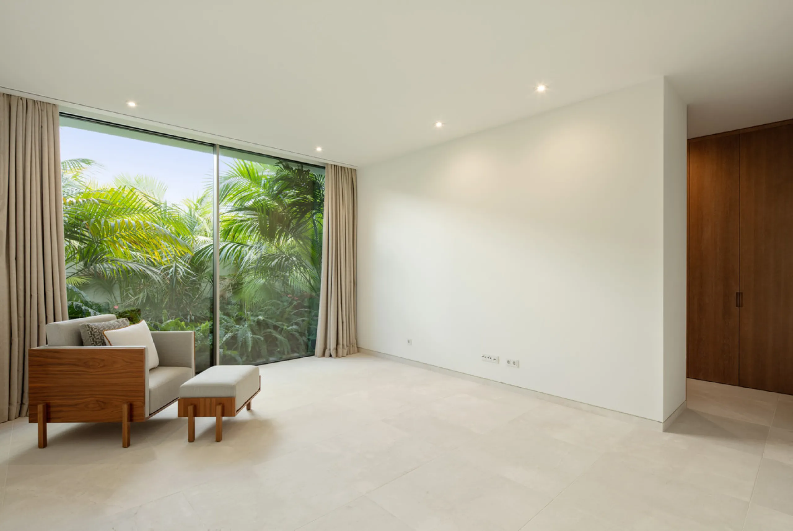 House - Detached Villa в продаже в Casares, Málaga. В доме 4 спален и 5 ванных комнат. Площадь дома 578 м². Площадь участка 1937 м²