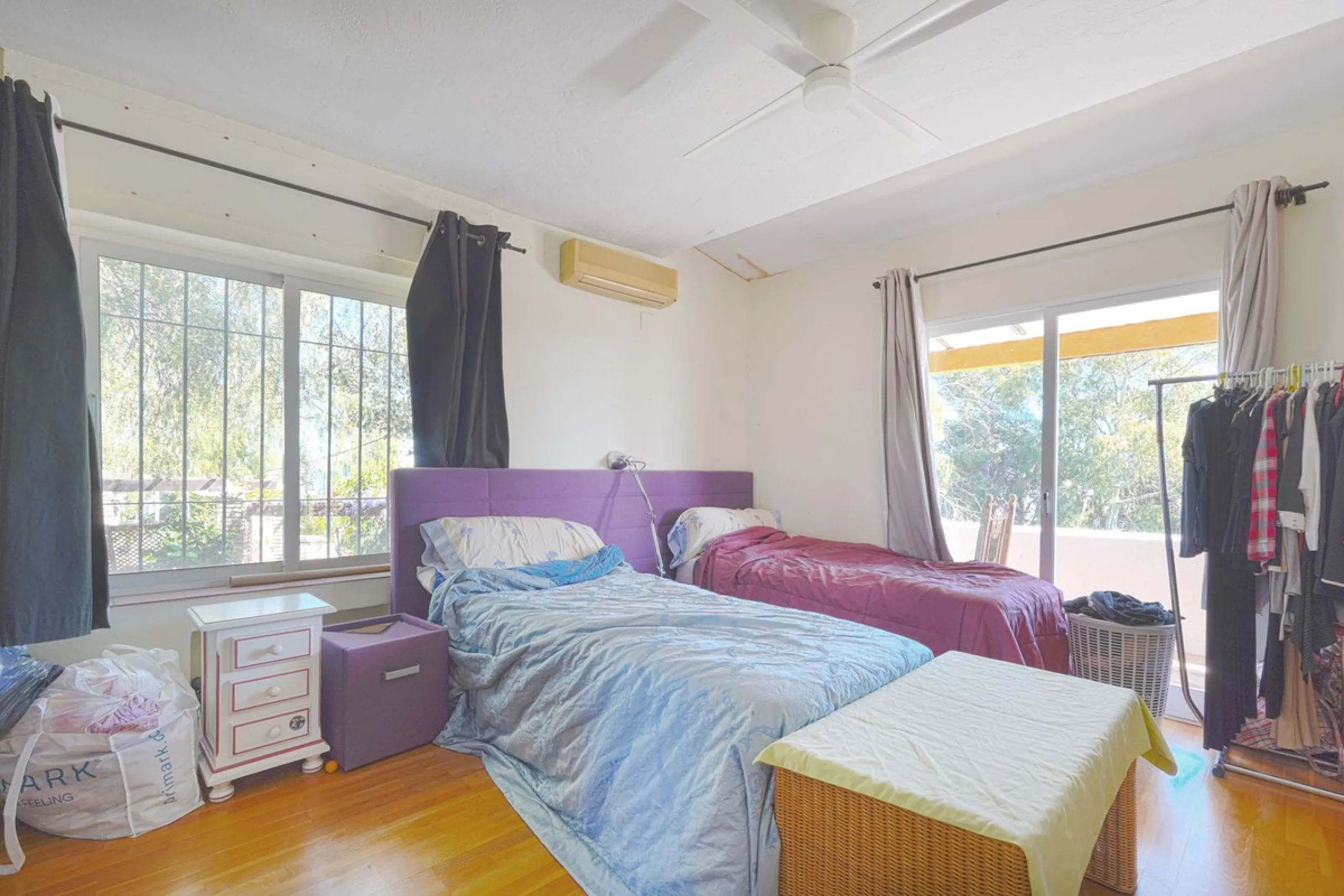 This is a fantastic opportunity to acquire what could become an absolutely magnificent property, ideally located in an up-and-coming area next to the highly sought-after Guadalmina Alta.