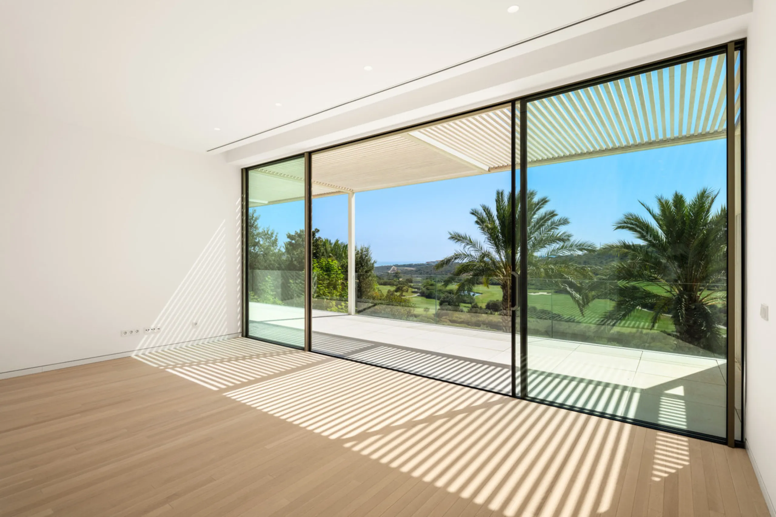 Exuding opulence and refinement, this exceptional villa redefines the very notion of luxury golf resort living. Positioned on an elevated plot, it offers breathtaking panoramic views of the golf course and Mediterranean, while its expansive outdoor areas 