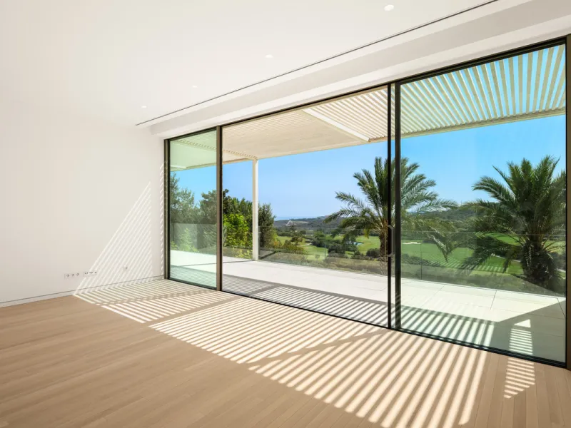 Exuding opulence and refinement, this exceptional villa redefines the very notion of luxury golf resort living. Positioned on an elevated plot, it offers breathtaking panoramic views of the golf course and Mediterranean, while its expansive outdoor areas 