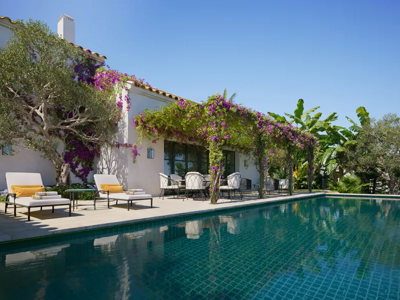 Discover an enchanting Mediterranean estate situated within the exclusive gated enclave of La Loma de Cortesin, in the esteemed Finca Cortesin resort. Crafted by esteemed architects Torras y Sierra, this remarkable residence boasts captivating architectur