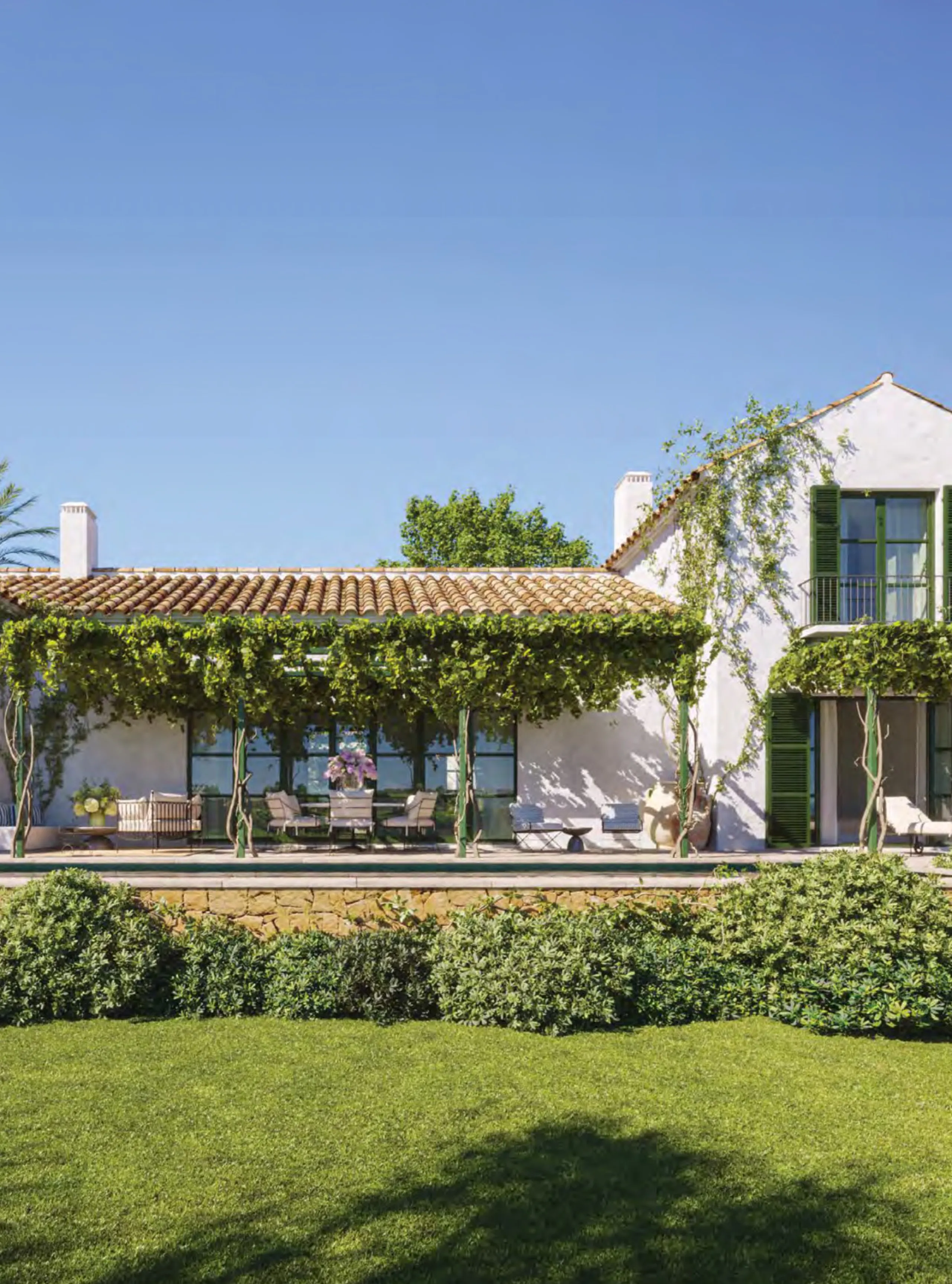 Welcome to a stunning Mediterranean estate nestled within the exclusive gated enclave of La Loma de Cortesin, set within the esteemed Finca Cortesin resort. Designed by renowned architects Torras y Sierra, this captivating residence evokes the charm of tr