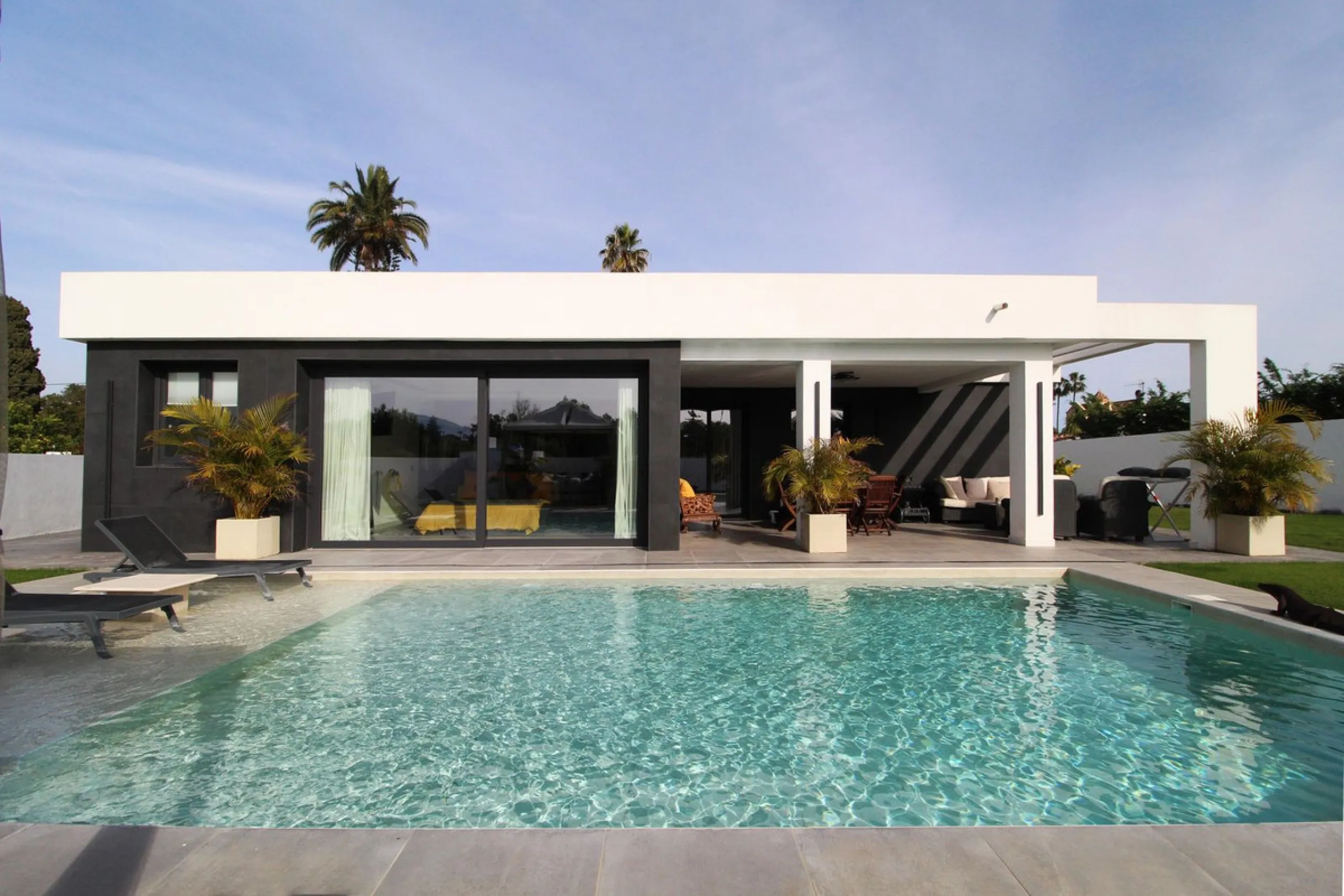 Don´t miss this fantastic villa, beachside of San Pedro de Alcantara