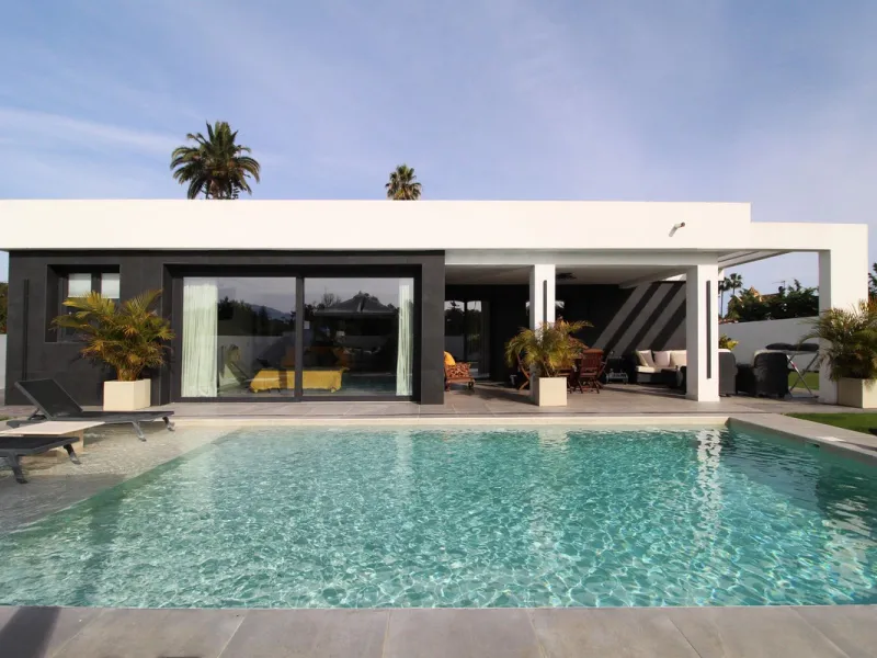 Don´t miss this fantastic villa, beachside of San Pedro de Alcantara