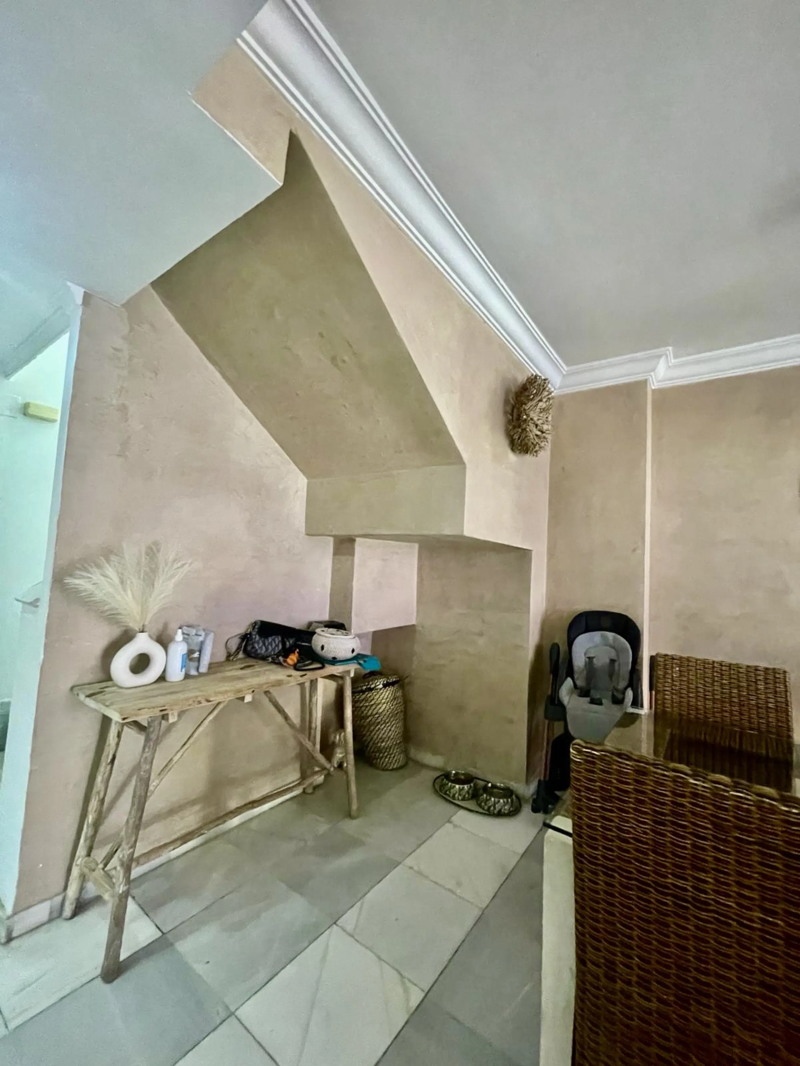 Apartment - Middle Floor Apartment в продаже в Marbella, Málaga. В доме 3 спален и 3 ванных комнат. Площадь дома 190 м²