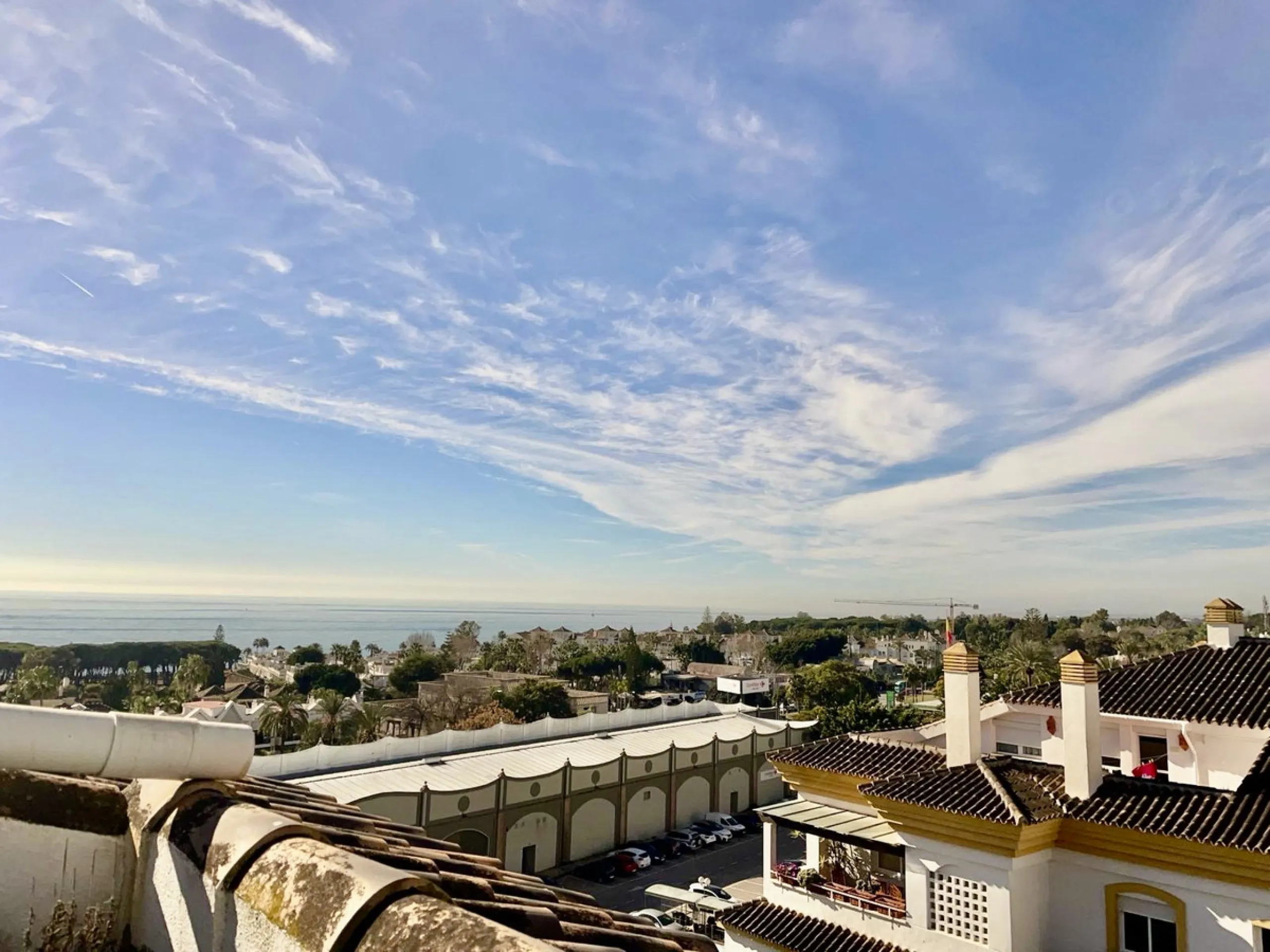 Apartment - Middle Floor Apartment в продаже в Marbella, Málaga. В доме 3 спален и 3 ванных комнат. Площадь дома 190 м²
