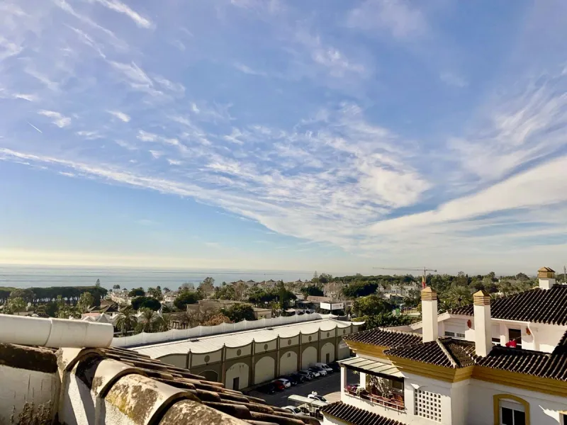 Apartment - Middle Floor Apartment в продаже в Marbella, Málaga. В доме 3 спален и 3 ванных комнат. Площадь дома 190 м²
