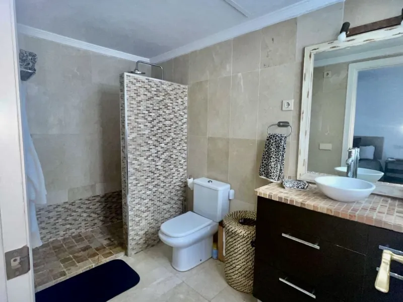 Apartment - Middle Floor Apartment в продаже в Marbella, Málaga. В доме 3 спален и 3 ванных комнат. Площадь дома 190 м²