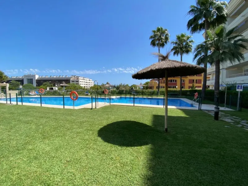 Apartment - Middle Floor Apartment в продаже в Marbella, Málaga. В доме 3 спален и 3 ванных комнат. Площадь дома 190 м²