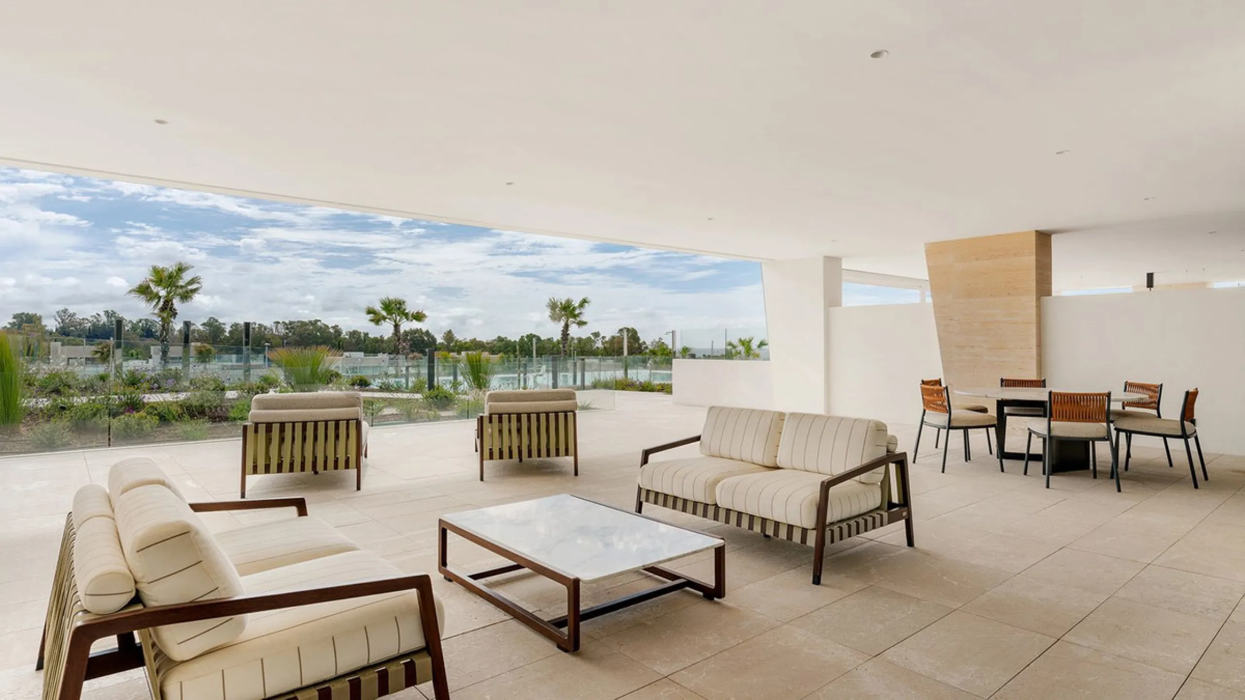 We are pleased to introduce this luxurious ground floor duplex apartment with stunning sea and mountain views in the prestigious EPIC Marbella complex, Phase 2.