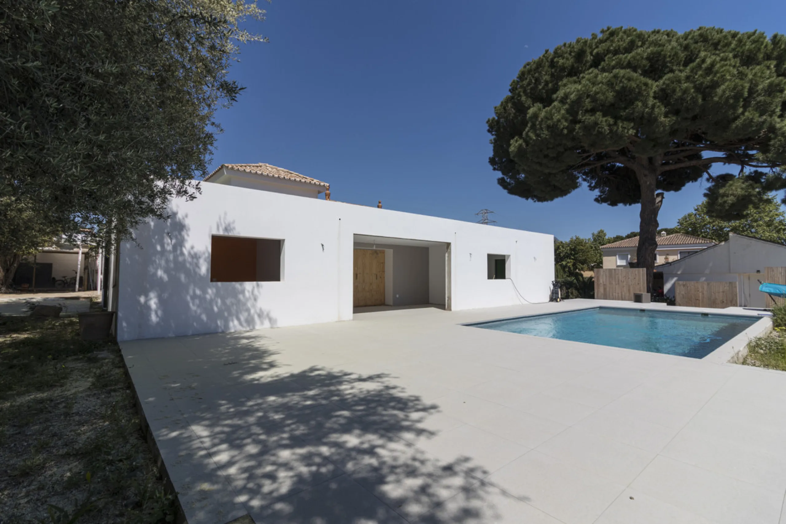 Have you dreamed of acquiring a spacious plot with several homes to invest in?