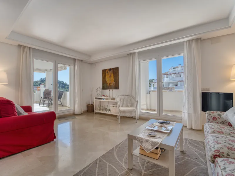 Apartment - Middle Floor Apartment в продаже в Marbella, Málaga. В доме 2 спален и 4 ванных комнат. Площадь дома 154 м²