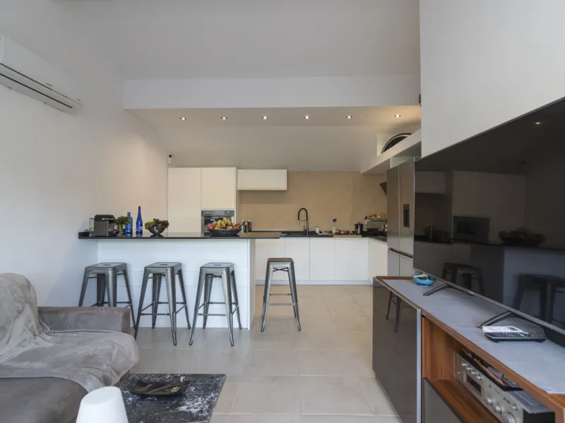 Have you dreamed of acquiring a spacious plot with several homes to invest in?