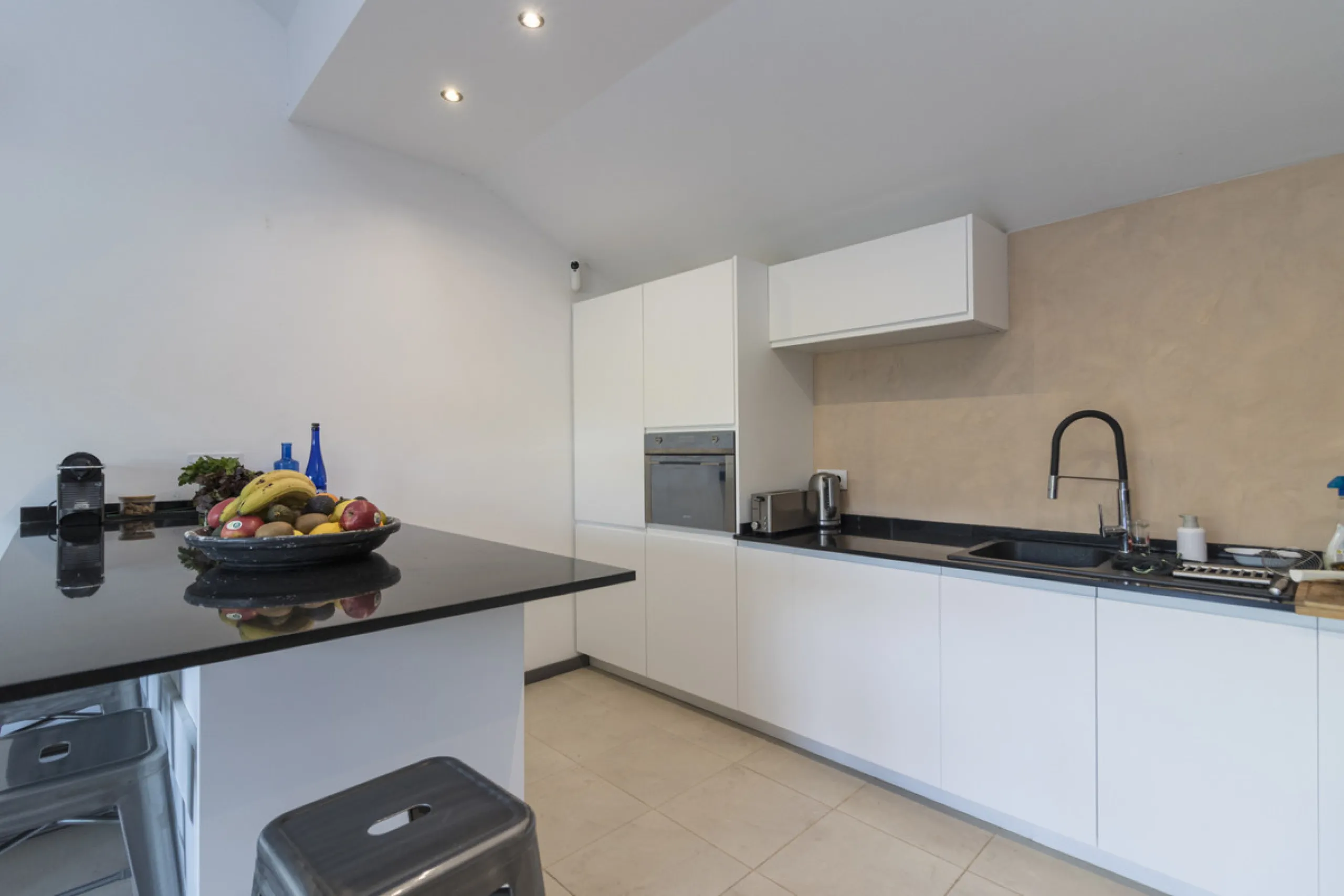 Have you dreamed of acquiring a spacious plot with several homes to invest in?