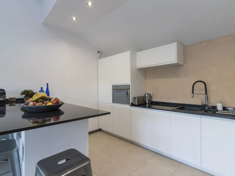 Have you dreamed of acquiring a spacious plot with several homes to invest in?