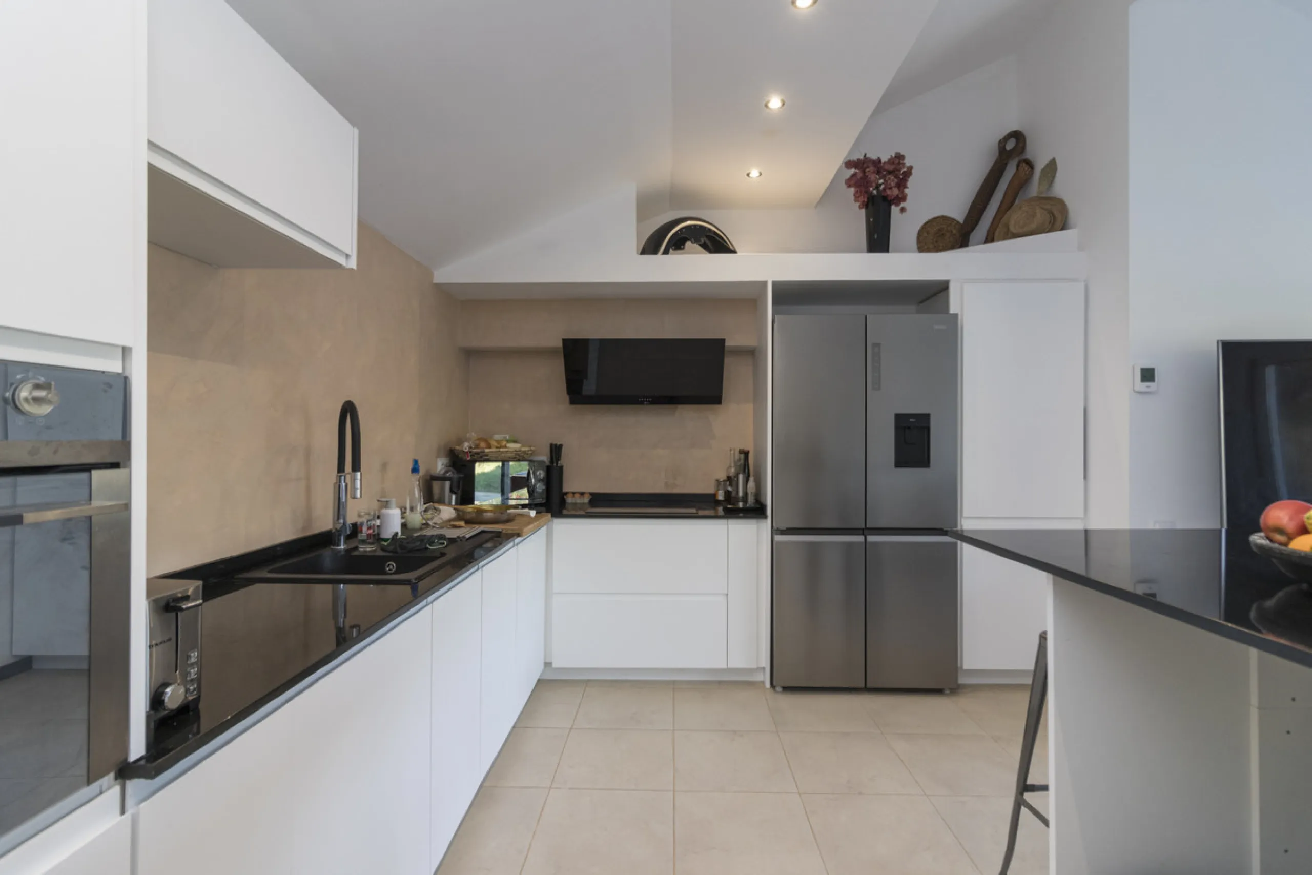 Have you dreamed of acquiring a spacious plot with several homes to invest in?