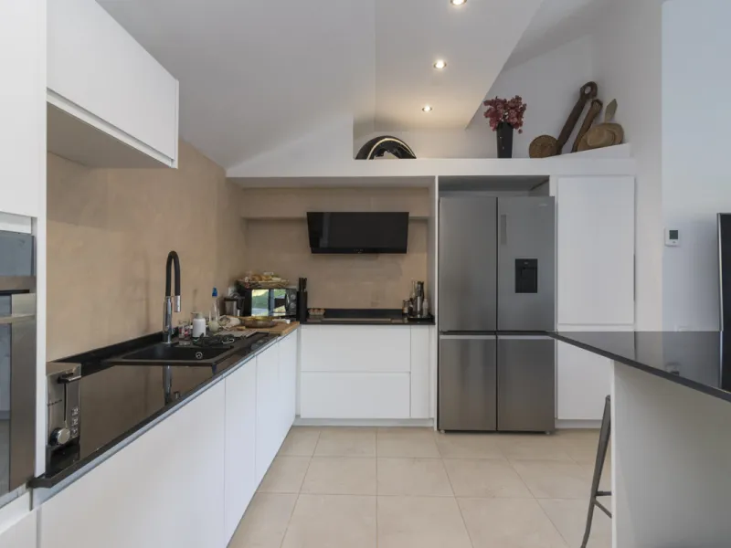 Have you dreamed of acquiring a spacious plot with several homes to invest in?