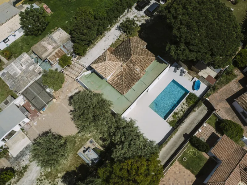 Have you dreamed of acquiring a spacious plot with several homes to invest in?
