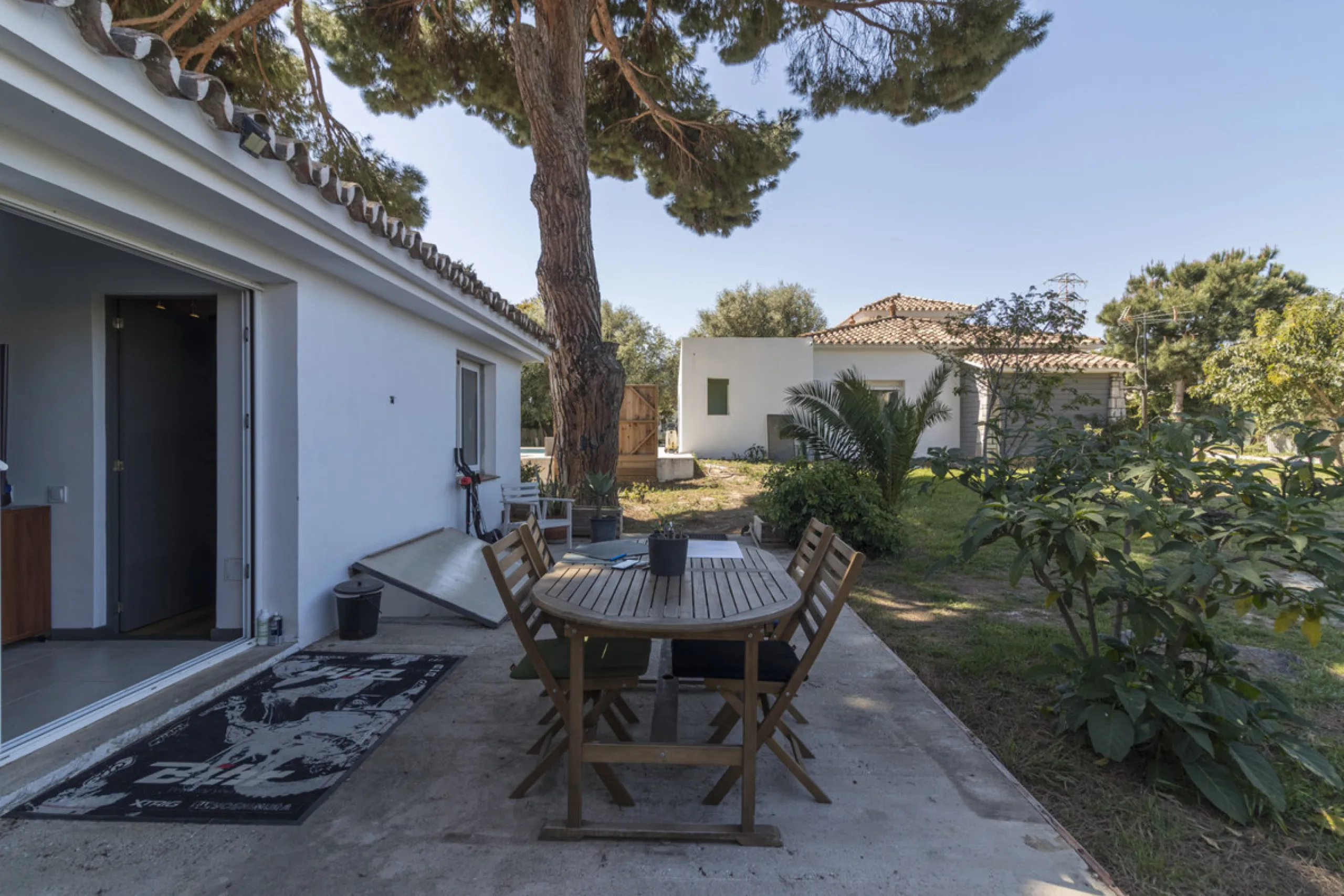 Have you dreamed of acquiring a spacious plot with several homes to invest in?