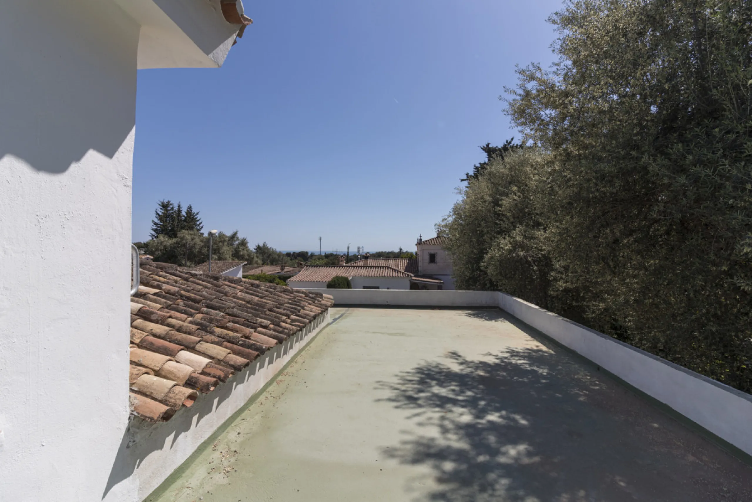 Have you dreamed of acquiring a spacious plot with several homes to invest in?