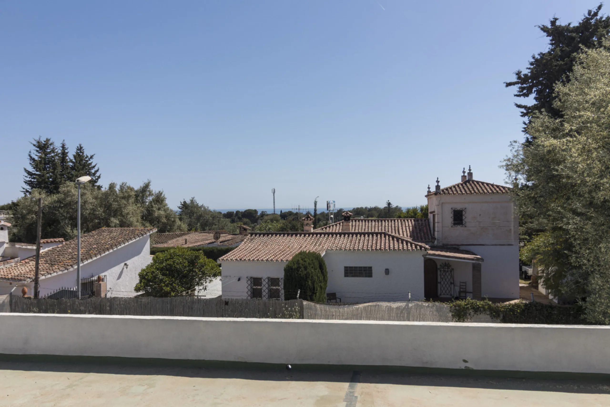 Have you dreamed of acquiring a spacious plot with several homes to invest in?