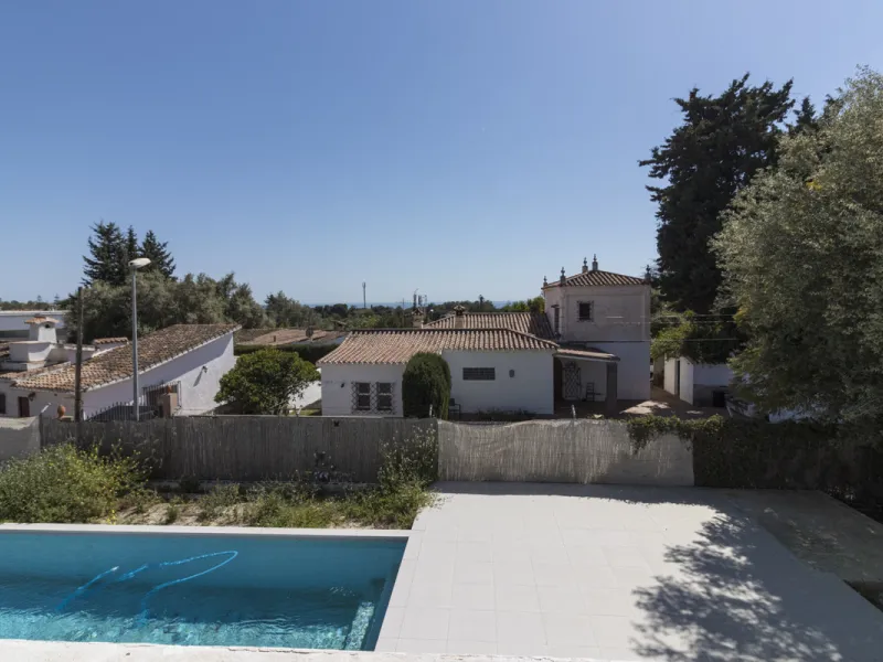 Have you dreamed of acquiring a spacious plot with several homes to invest in?