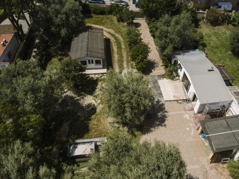 Have you dreamed of acquiring a spacious plot with several homes to invest in?
