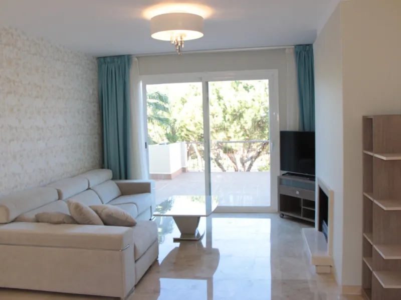 Apartment - Middle Floor Apartment в продаже в Marbella, Málaga. В доме 2 спален и 3 ванных комнат. Площадь дома 120 м²