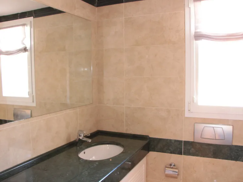 Apartment - Middle Floor Apartment в продаже в Marbella, Málaga. В доме 2 спален и 3 ванных комнат. Площадь дома 120 м²