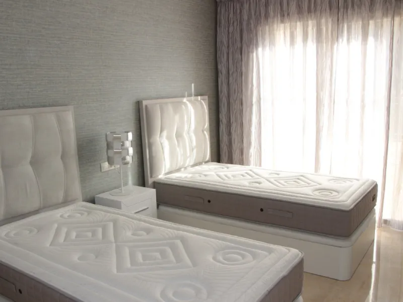 Apartment - Middle Floor Apartment в продаже в Marbella, Málaga. В доме 2 спален и 3 ванных комнат. Площадь дома 120 м²