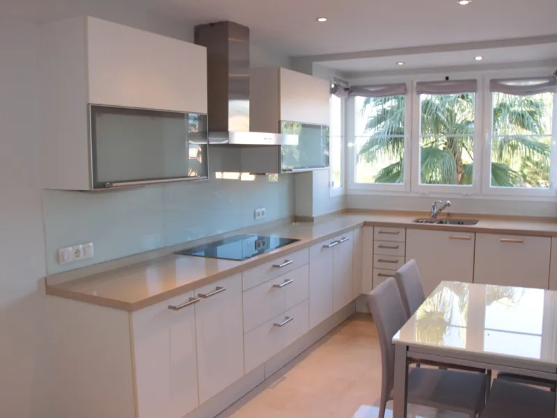 Apartment - Middle Floor Apartment в продаже в Marbella, Málaga. В доме 2 спален и 3 ванных комнат. Площадь дома 120 м²