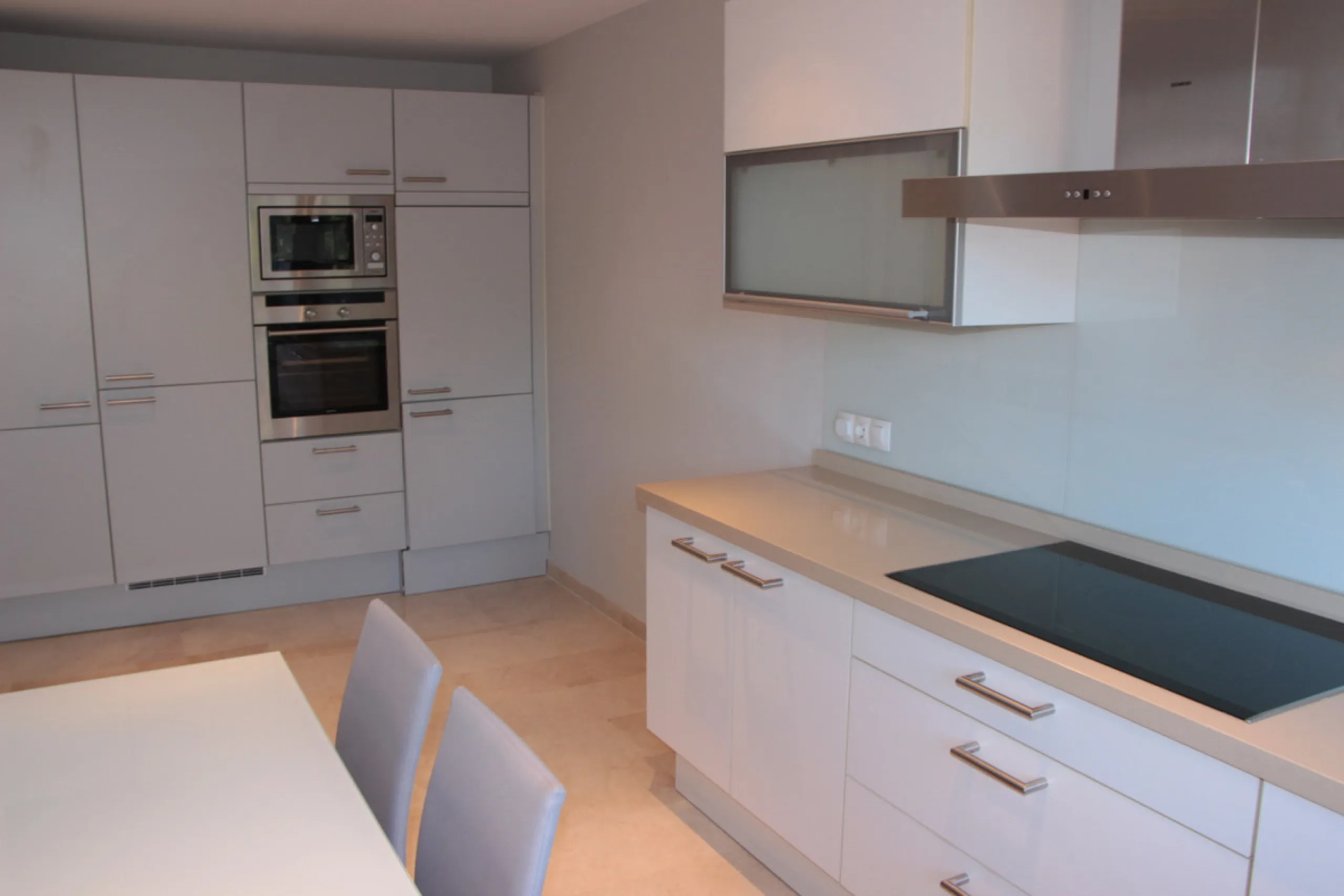 Apartment - Middle Floor Apartment в продаже в Marbella, Málaga. В доме 2 спален и 3 ванных комнат. Площадь дома 120 м²