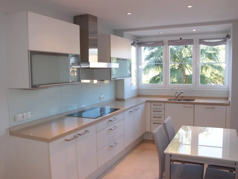 Apartment - Middle Floor Apartment в продаже в Marbella, Málaga. В доме 2 спален и 3 ванных комнат. Площадь дома 120 м²